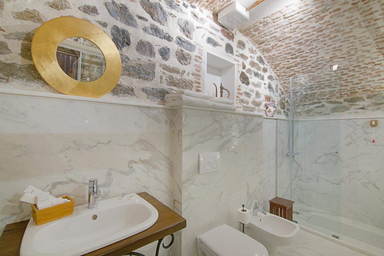 Hani I Pazarit Boutique Hotel Korce Exterior foto